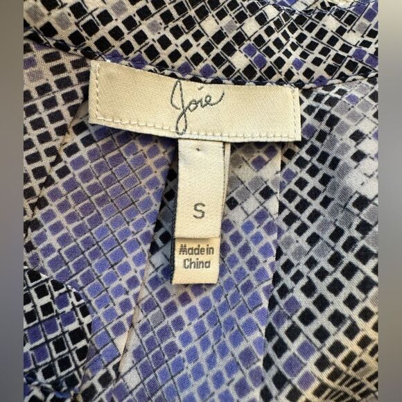 Beautiful lavender snake print silk blouse by joie in size small Business - Picture 10 of 11